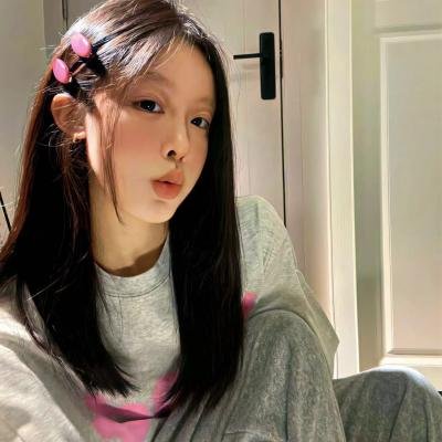 女孩向前冲